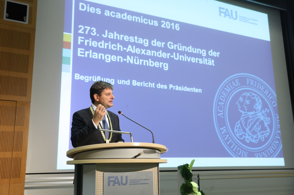 FAU-Präsident redet beim Dies academicus 2016
