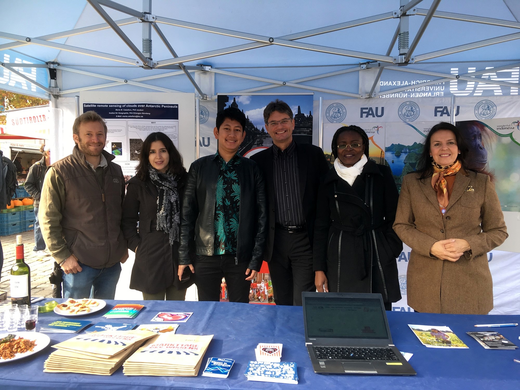 Zum Artikel "FAU auf dem Erlanger Wochenmarkt am 20. Oktober 2018"